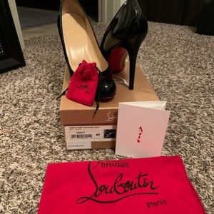 Gently worn Christian Louboutin Pumps